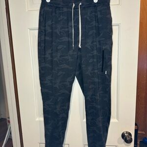 EUC Vuori Men's Dark Camouflage Joggers size M